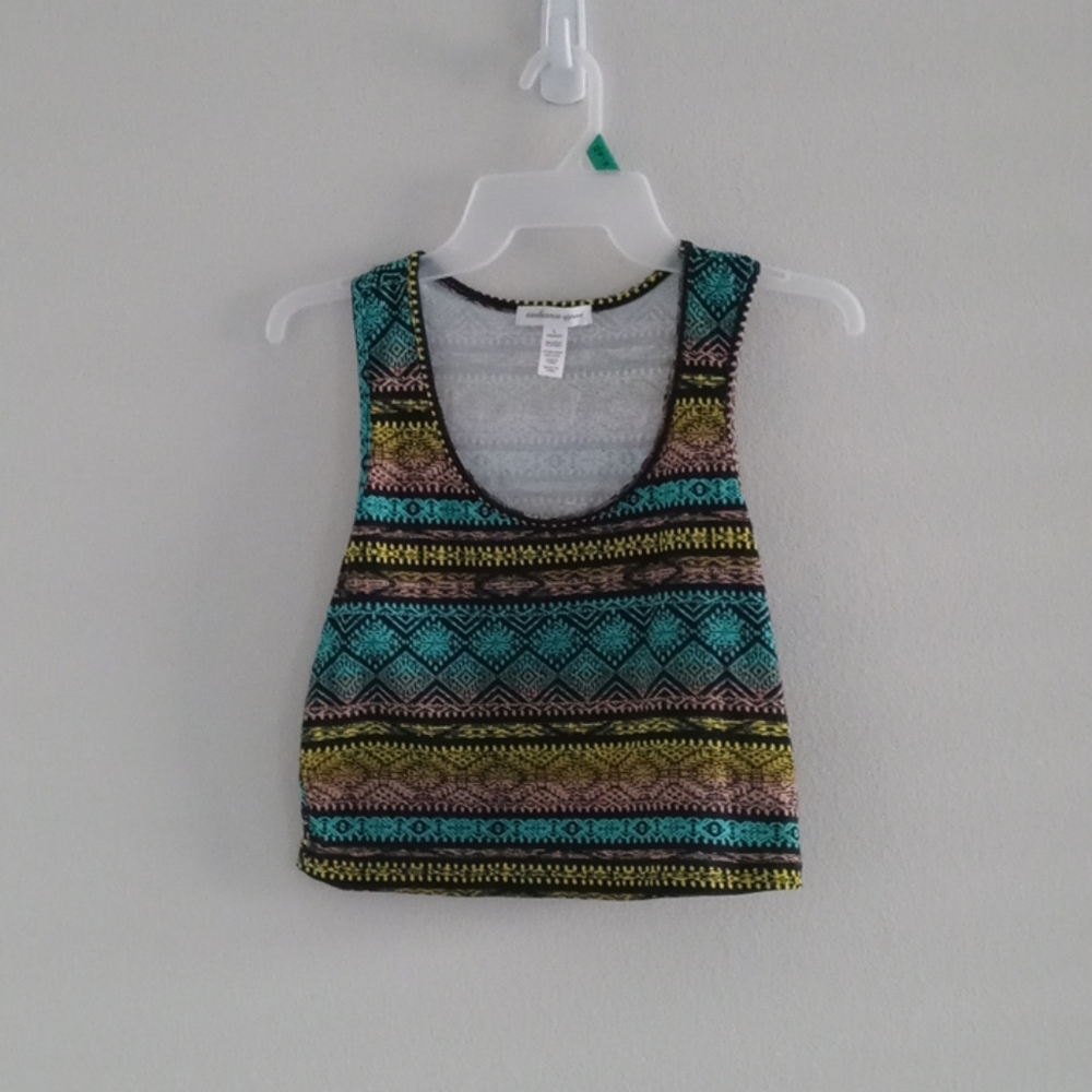 Ambiance Apparel size large tribal print crop top